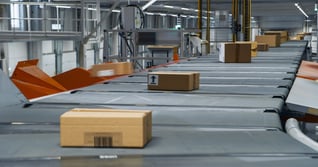 High-speed fulfillment center conveyor system used to illustrate vibration condition monitoring for sortation equipment.